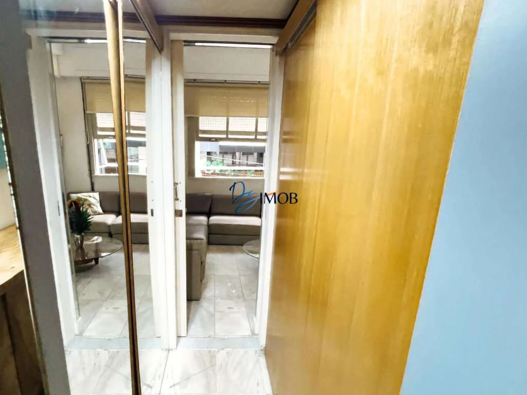 2-bedroom apartment with open-plan kitchen and balcony — photo 11