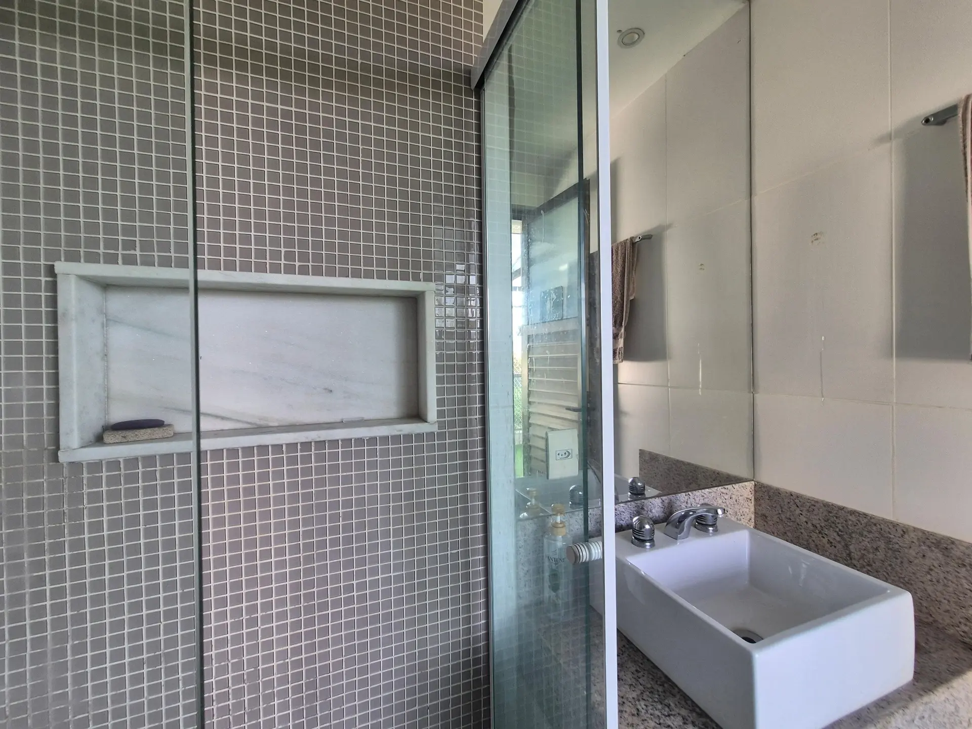Apartamento de 2 quartos em condomínio com piscina — photo 3