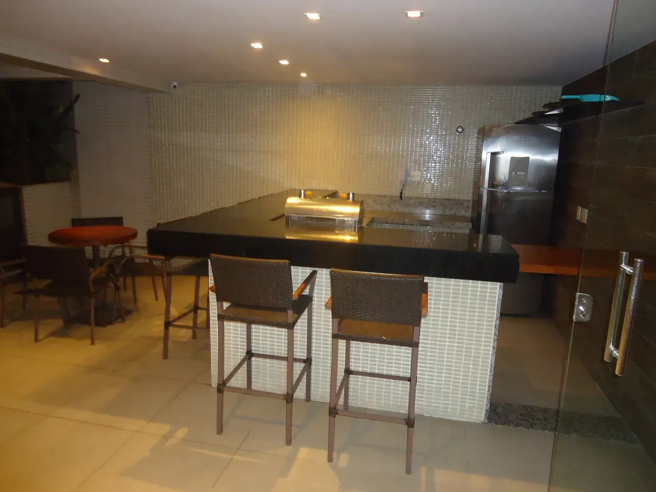 90 m² apartment with 2 bedrooms and a balcony — photo 17