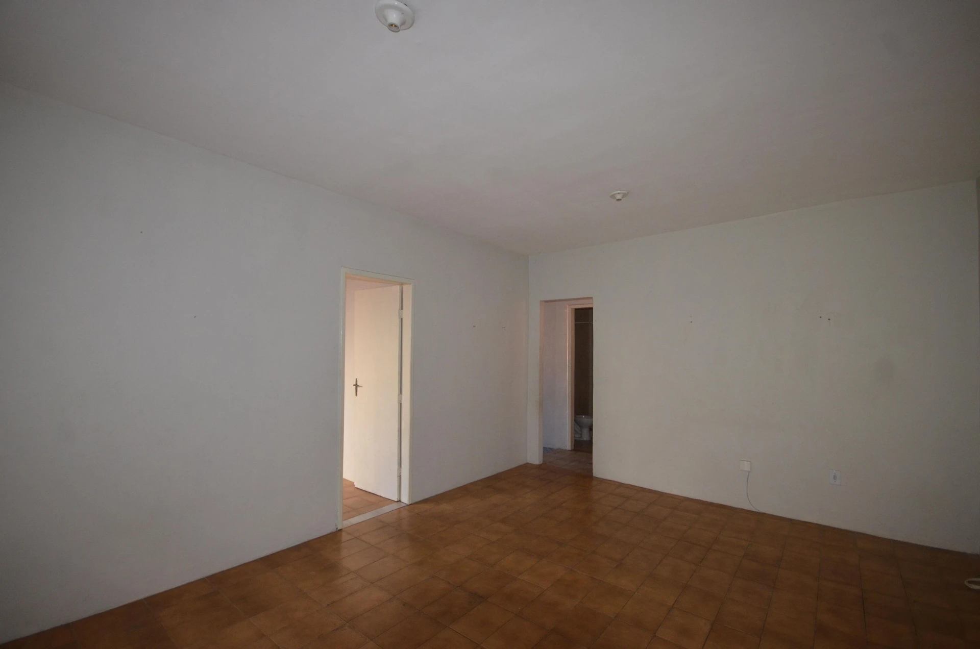 Casa sem mobília com 2 quartos e ar-condicionado — photo 16