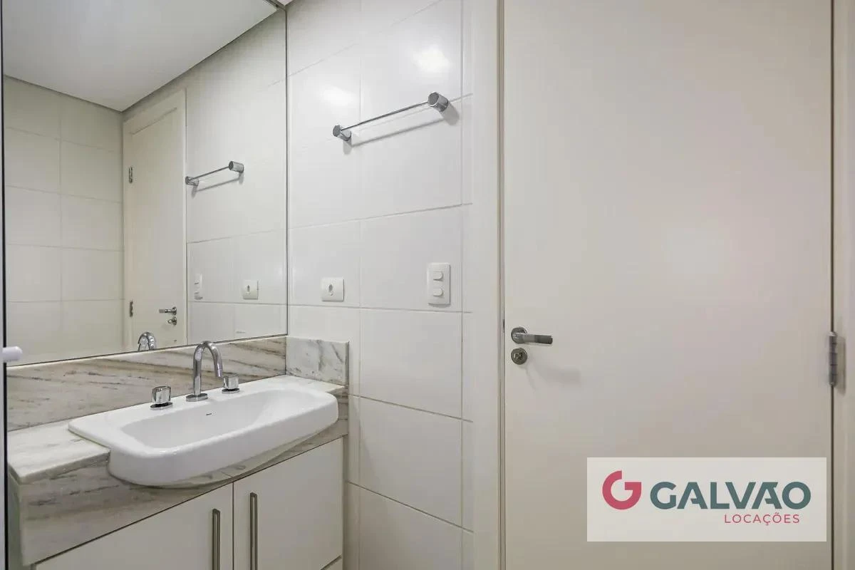 Apartment, 77 m², with wood or laminate floors — photo 24