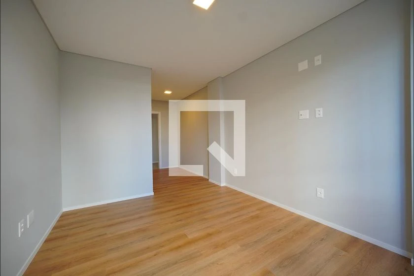 Apartment with 3 en-suite bedrooms and integrated kitchen — photo 9