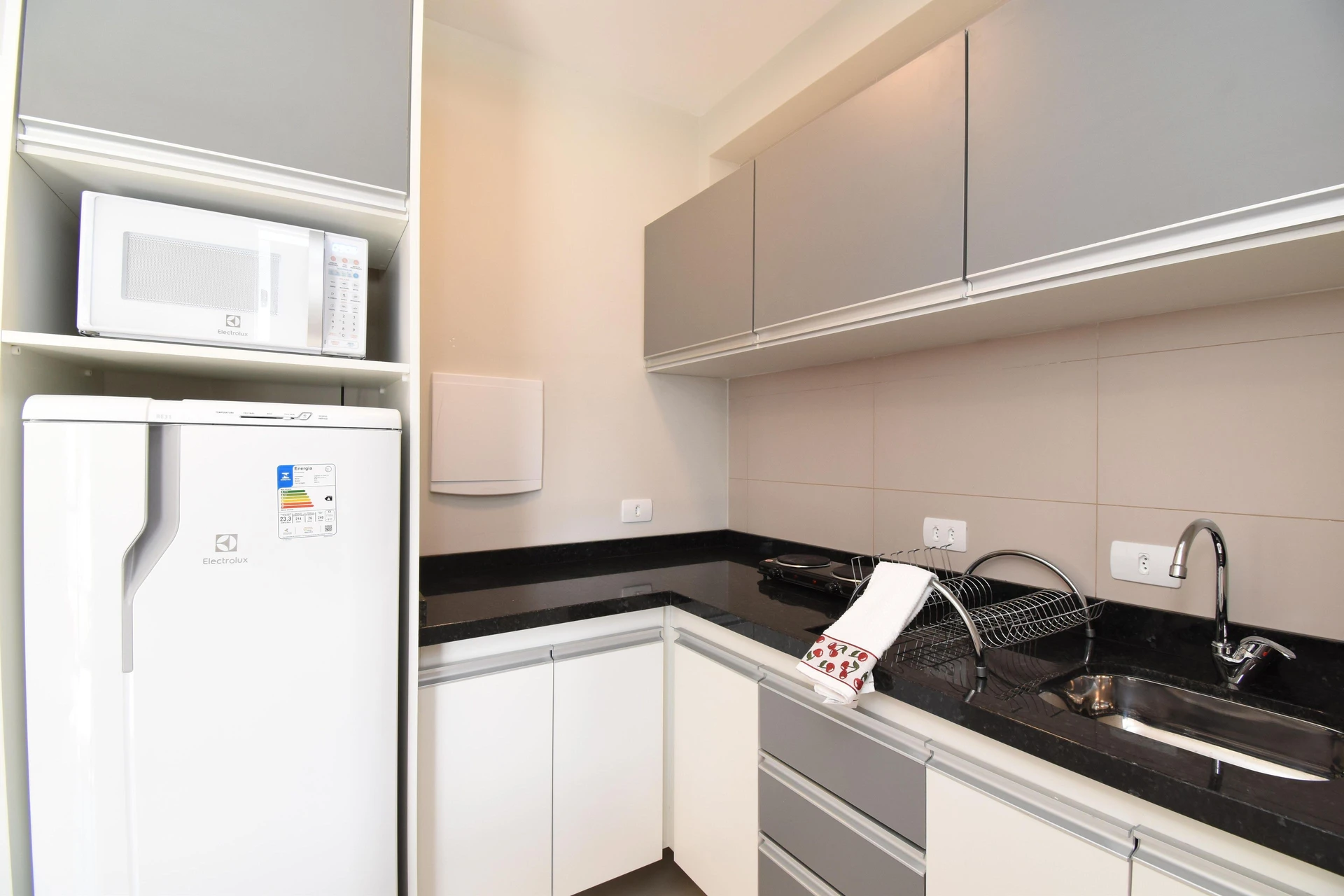 Furnished studio, 22 m², with a glass-enclosed balcony — photo 36