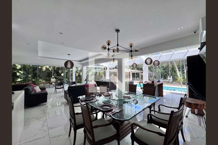 Condo house with 6 en-suite bedrooms and private garden — photo 2