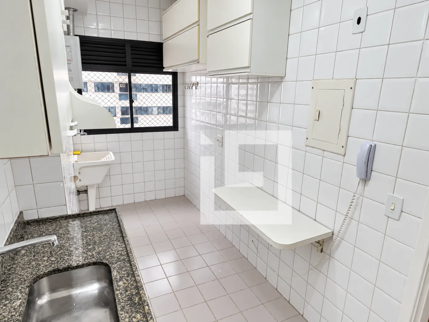 72 m² apartment with a home office and a washing machine — photo 8