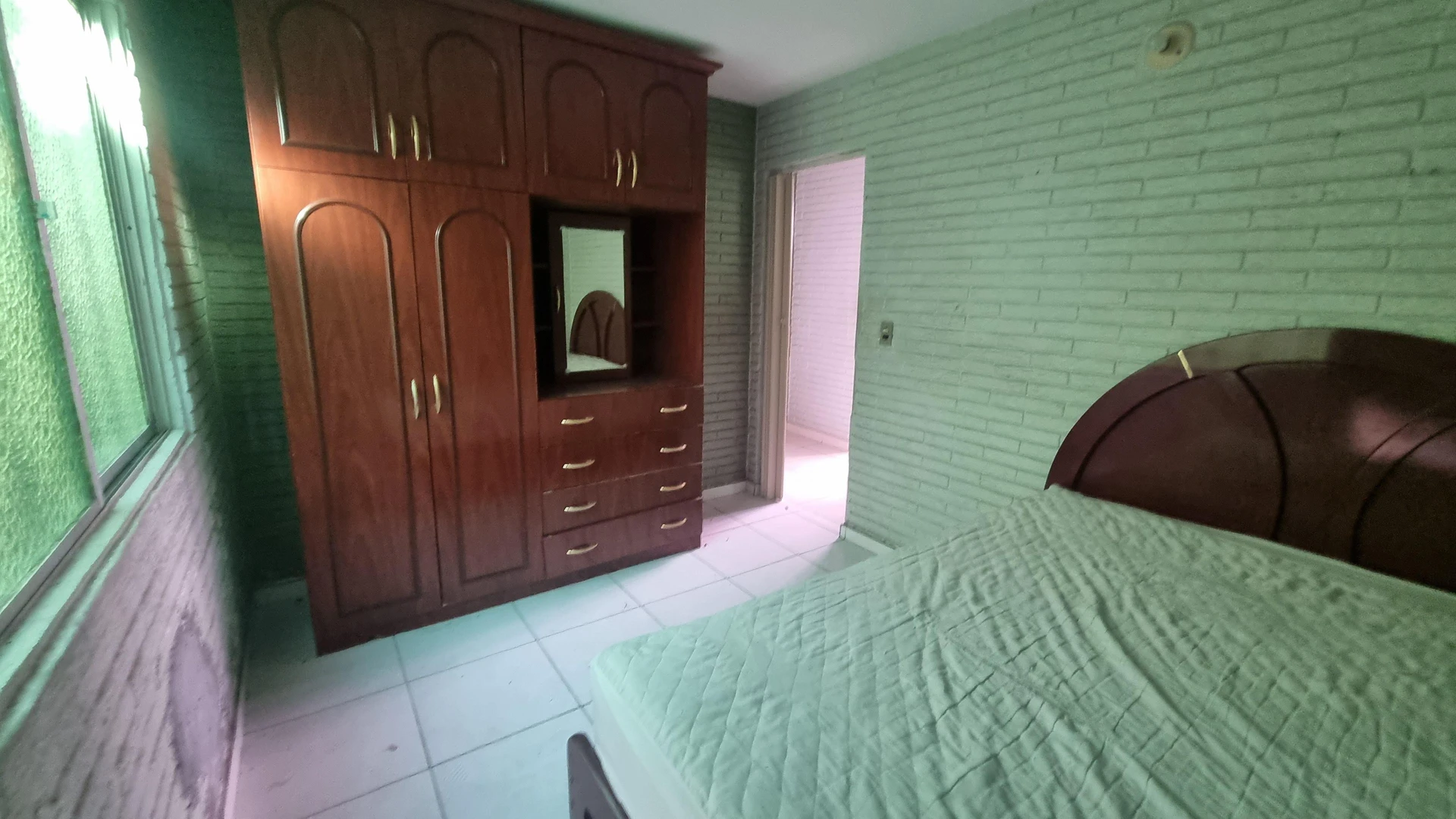 Washing machine in a 5-bedroom house, 200 m² — photo 18