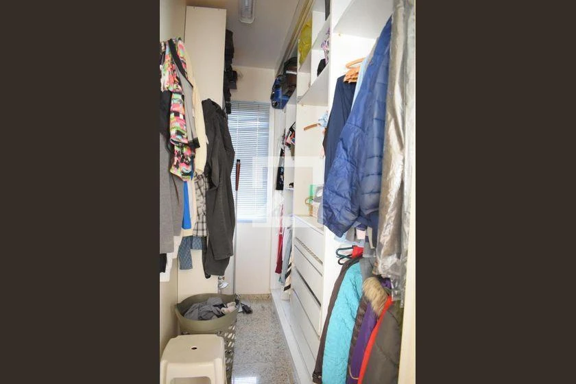 3-bedroom house with a walk-in closet in Curitiba — photo 3
