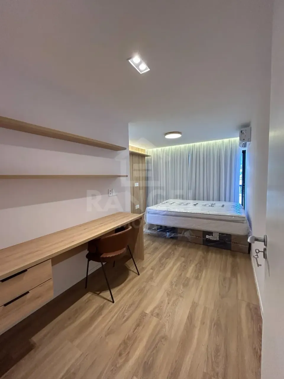House with 3 bedrooms, 5 bathrooms, and 2 parking spaces — photo 18