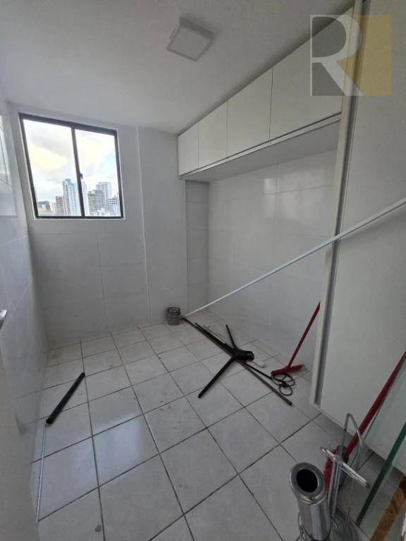 Furnished apartment, 250 m², with a glass-enclosed balcony — photo 19
