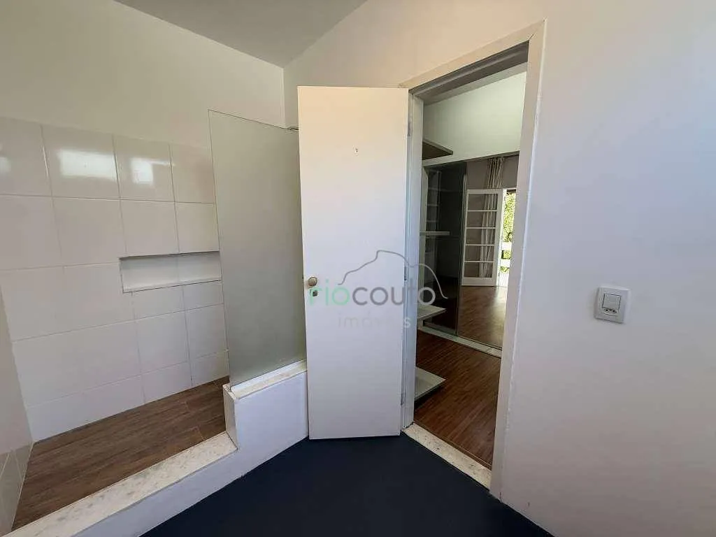 Casa com 5 quartos, 990 m² e 2 vagas, perto das janelas — photo 116