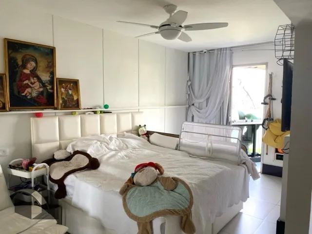 Apartment with a laundry area and 4 bedrooms — photo 10