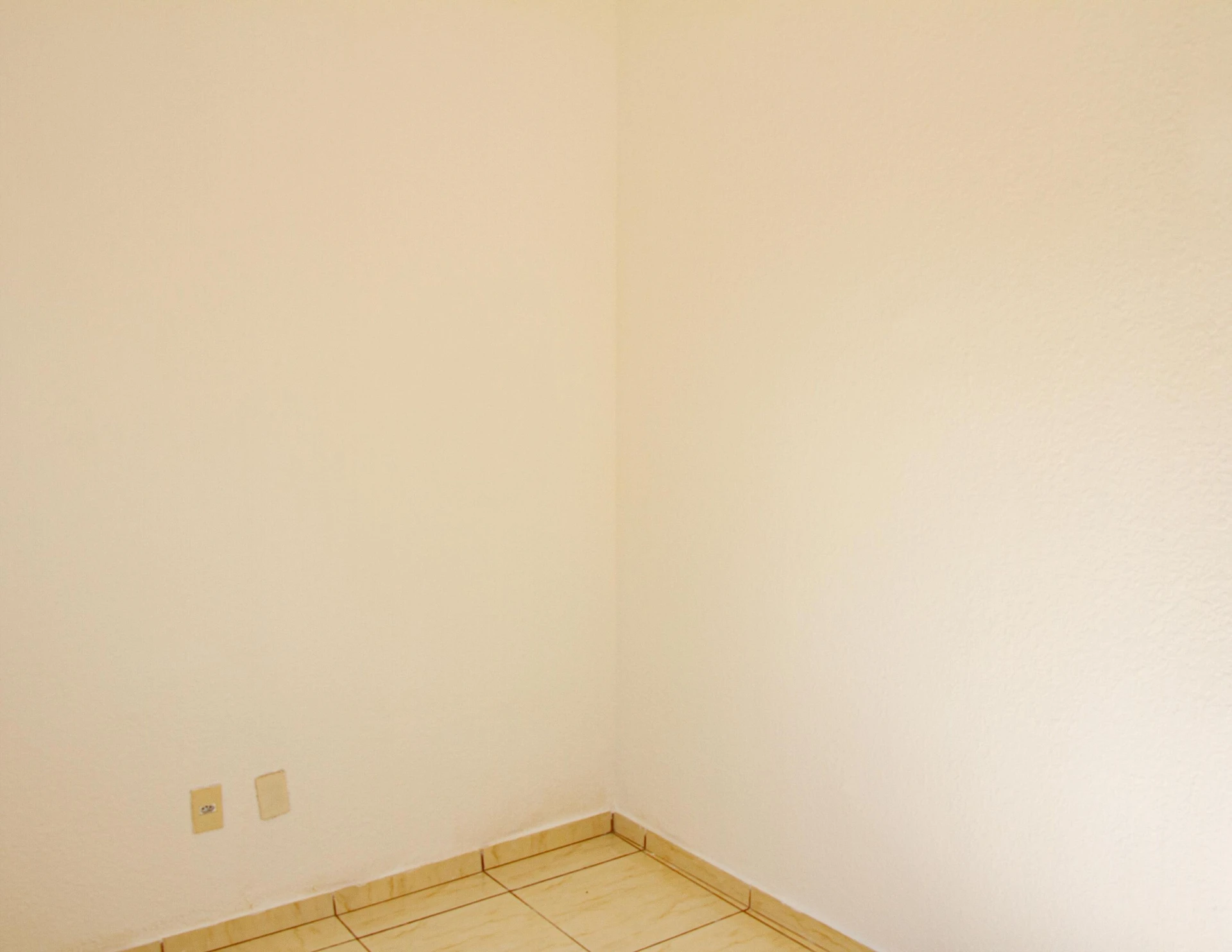 Unfurnished apartment with 2 bedrooms and 1 bathroom — photo 2