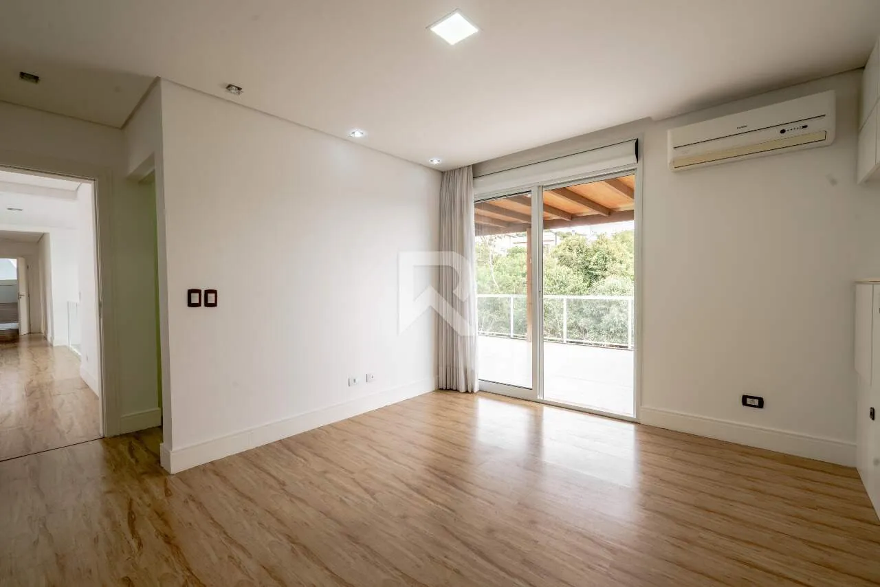 Furnished house with 4 en-suite rooms and 709 m² — photo 38