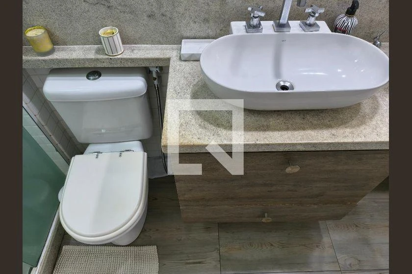 Furnished apartment, 103 m², with a glass-enclosed balcony — photo 48