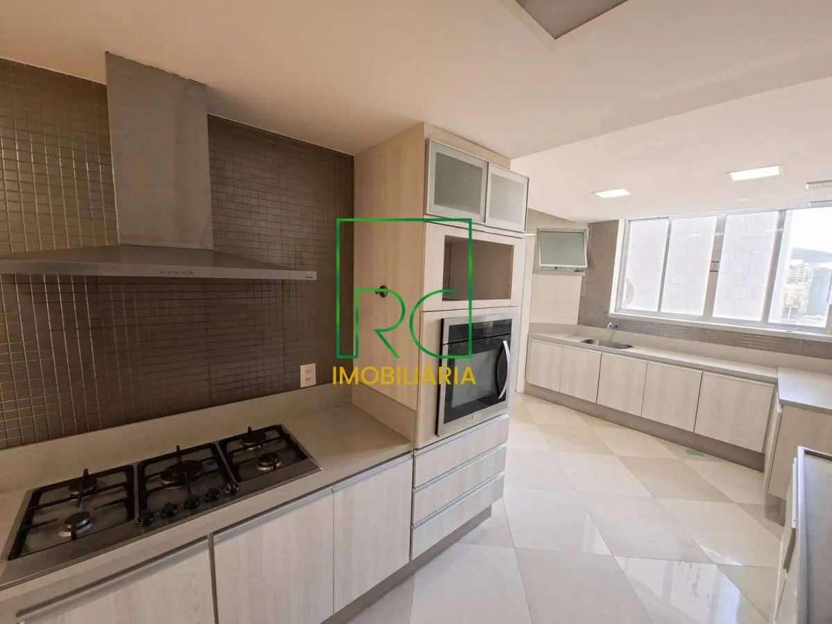 Apartamento de 300 m² com banheira e vista para a água — photo 6