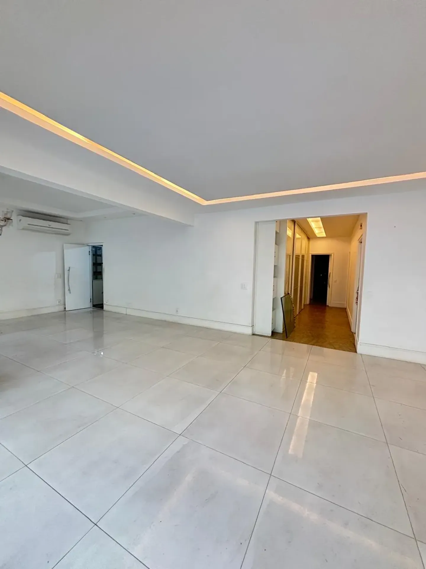 Apartamento sem mobília com ar-condicionado e 4 quartos — photo 7