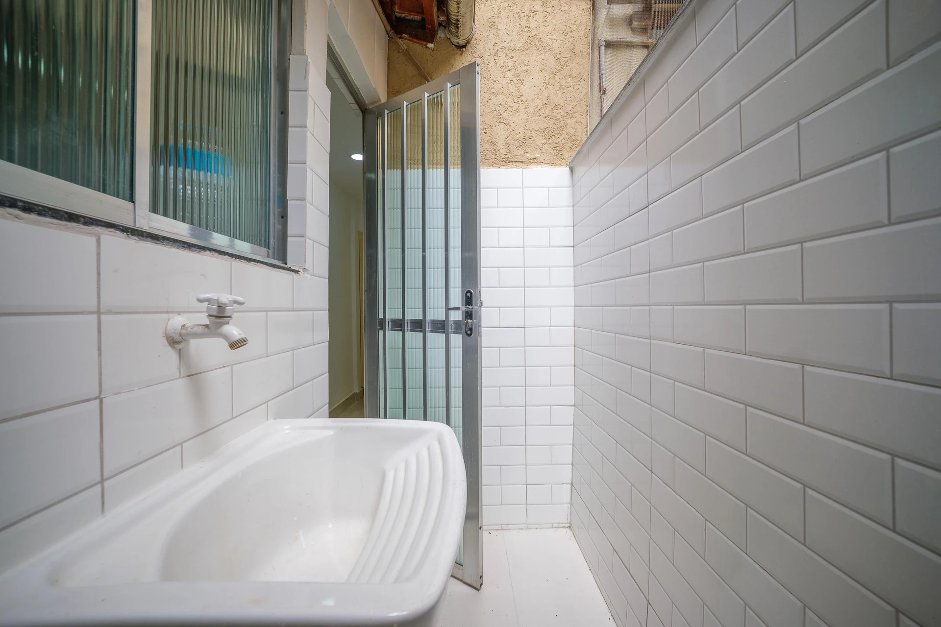 2-bedroom apartment with 1 parking space and private garden — photo 9