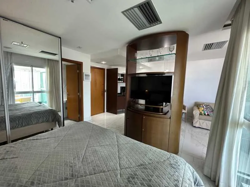 Furnished 1-bedroom, 1-bath apartment with parking — photo 11