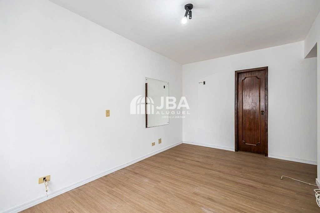 2-bedroom apartment with wood or laminate floors in Curitiba — photo 16