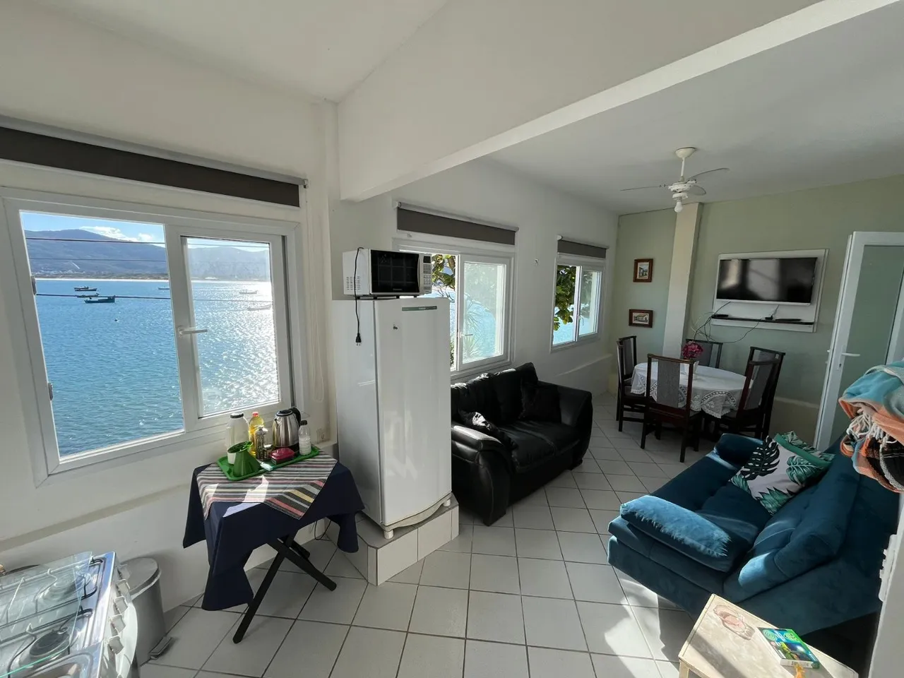 Furnished 2-bedroom apartment with a fitted kitchen