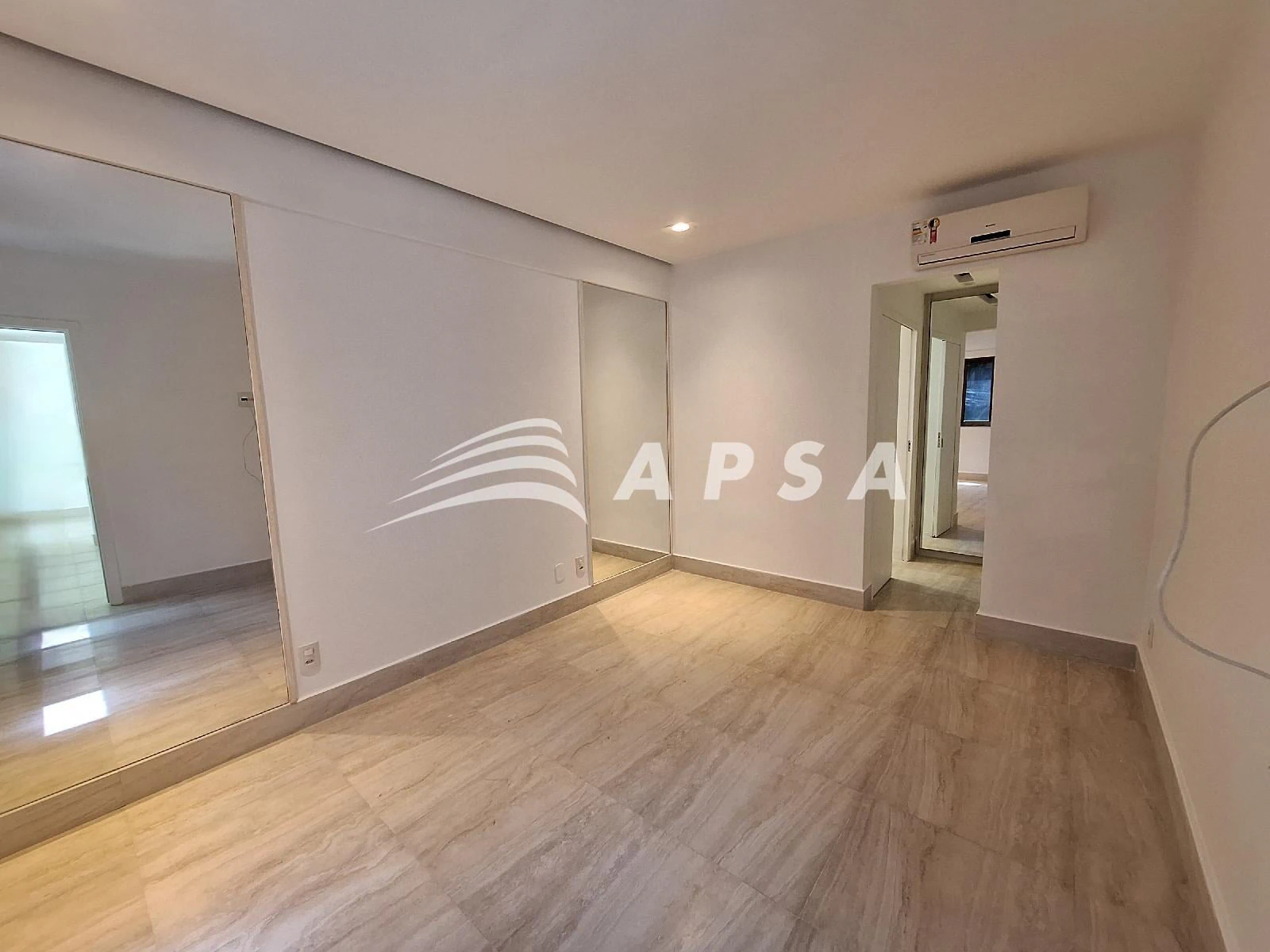 Apartment, 96 m², with a glass-enclosed balcony — photo 7