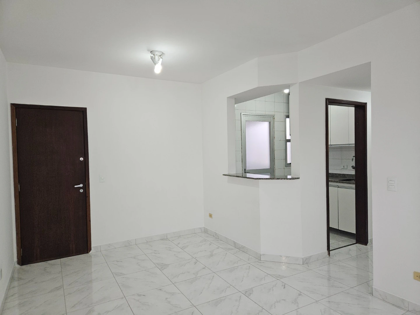 2-bedroom rental apartment with open-plan kitchen — photo 11