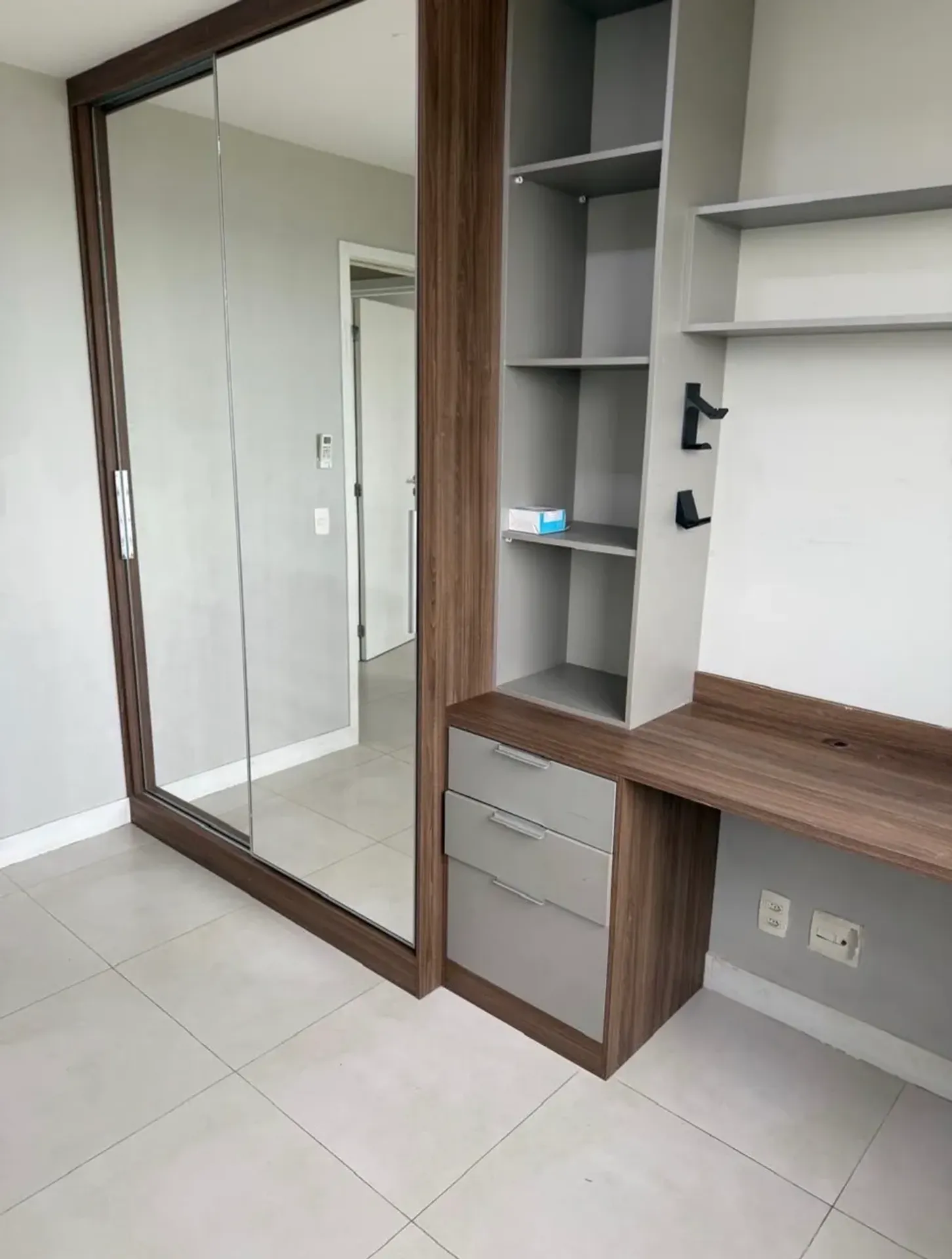 2-bedroom apartment with a home office — photo 3