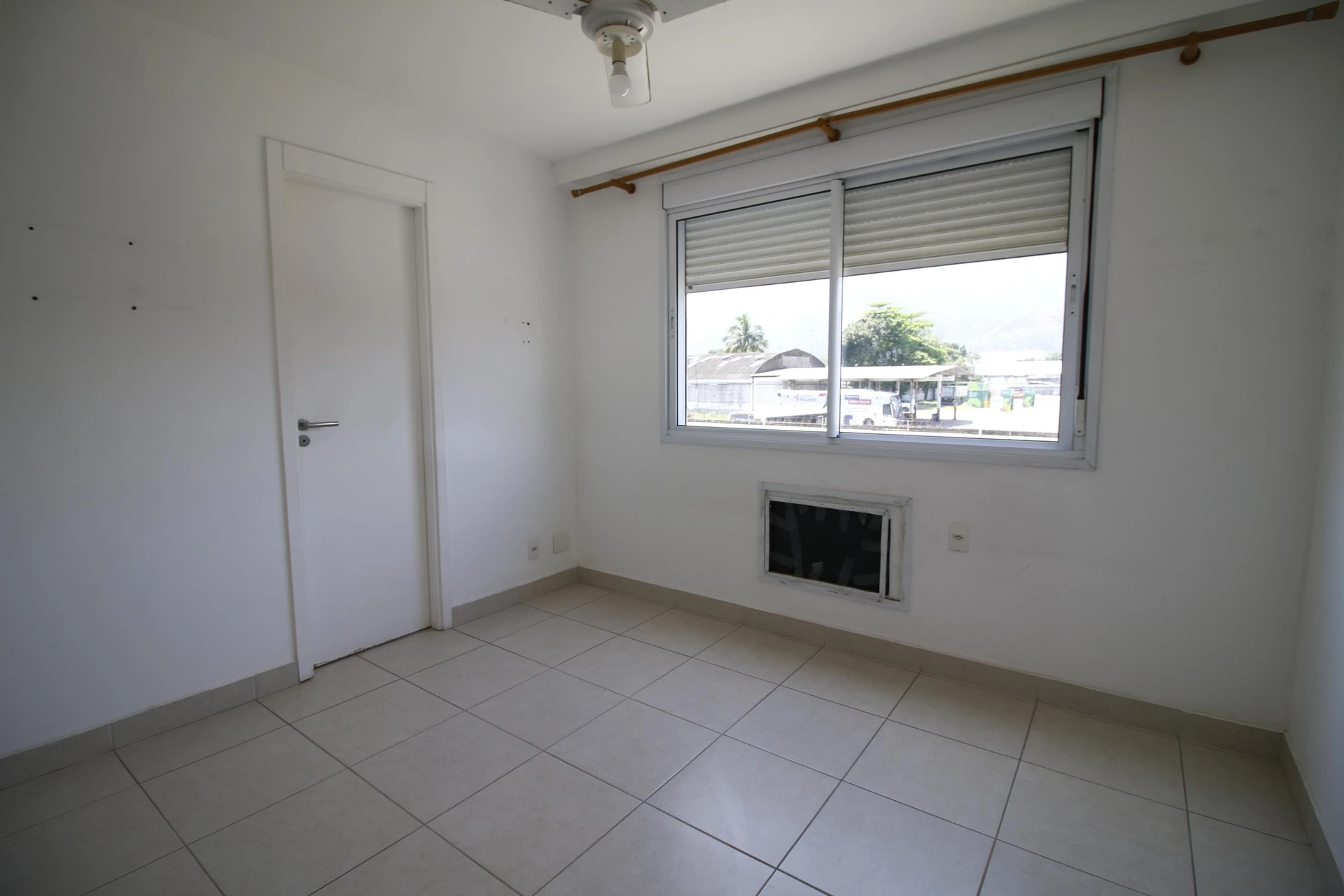 3-bedroom apartment in a building with a gym — photo 22