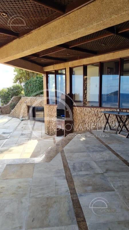 House, 300 m², with floor-to-ceiling windows — photo 2