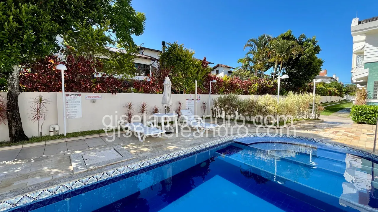 Furnished 2-bedroom apartment with 3 bathrooms — photo 18