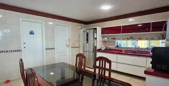 Furnished 600 m² house with 4 bedrooms and 5 bathrooms — photo 3