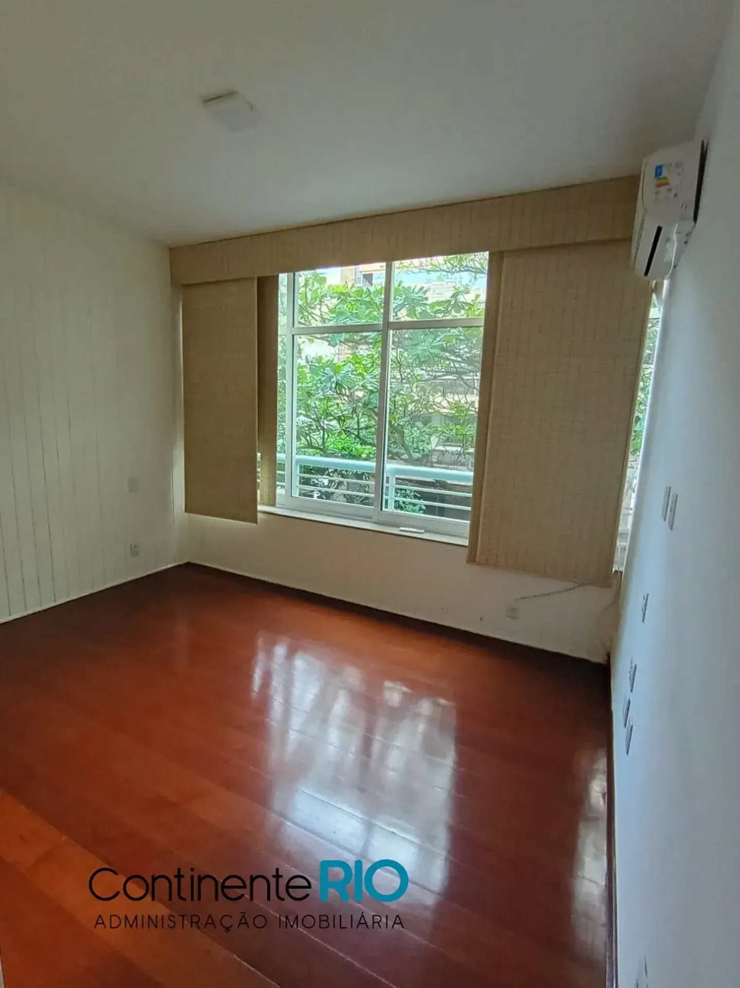 Ванна та 4 спальні: квартира 200 м² — photo 4