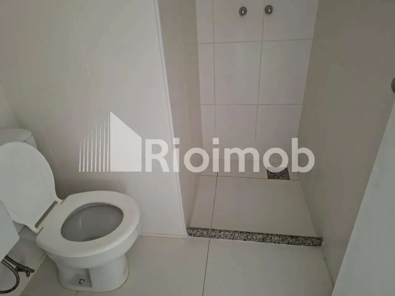 House with 4 bedrooms and 3 bathrooms, balcony grill — photo 10