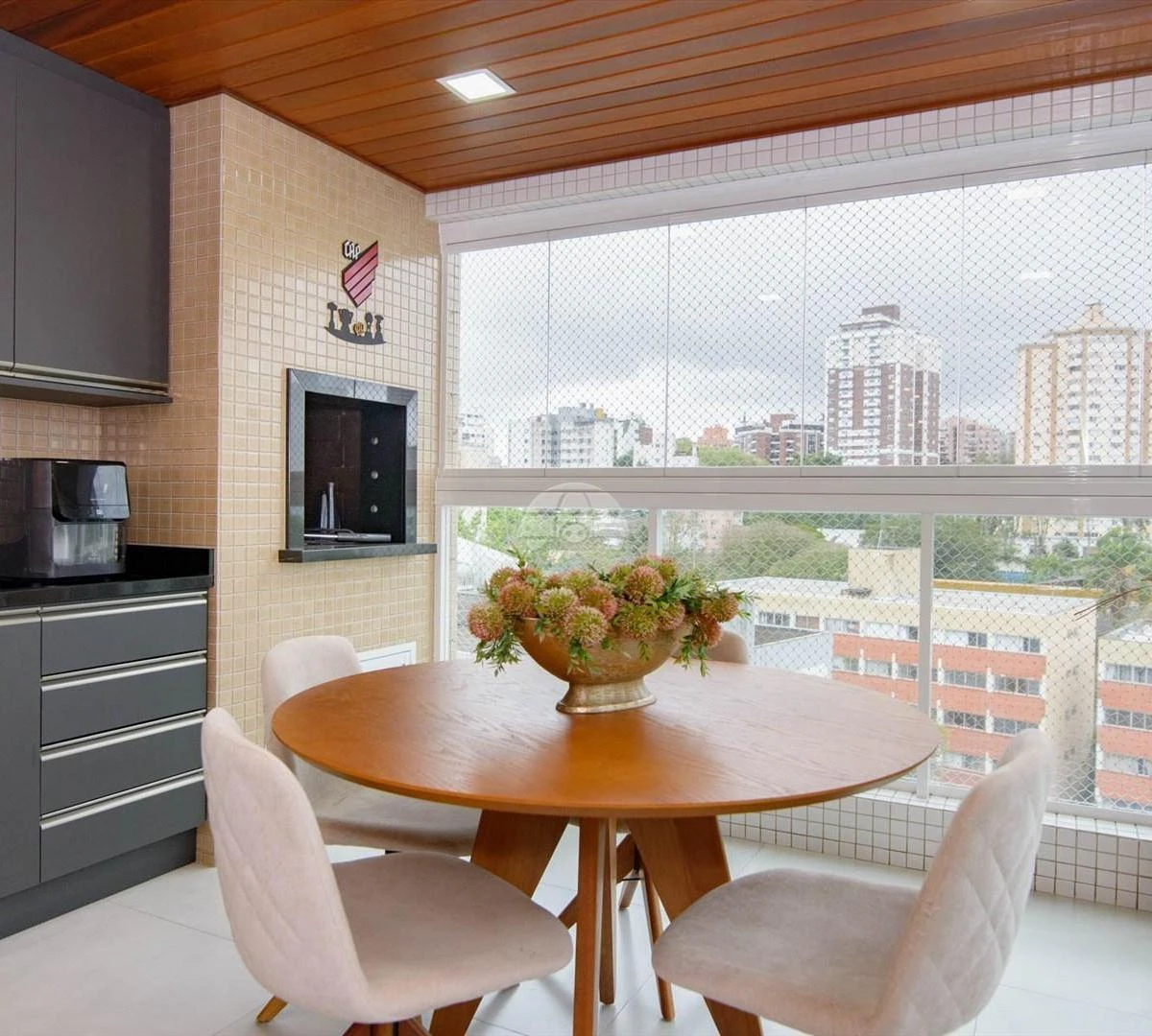 Furnished 3 en-suite apartment with open-plan kitchen — photo 30