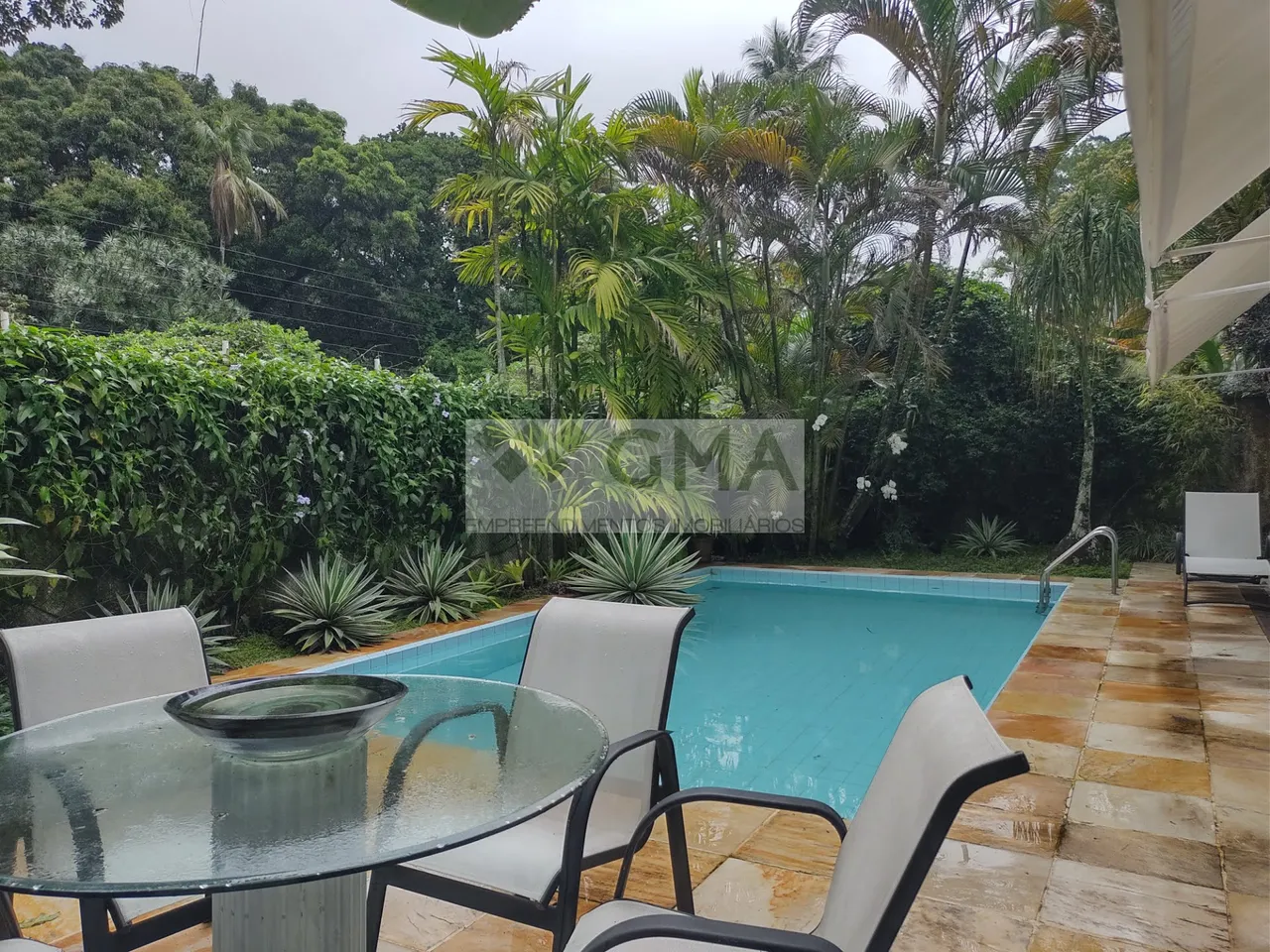 Casa com 5 quartos e fogão a gás na cozinha fechada — photo 2