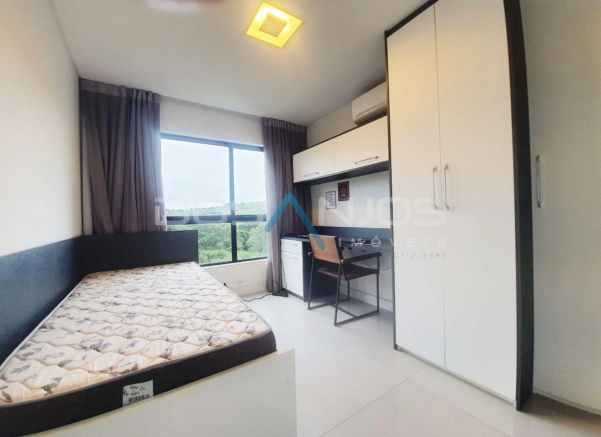 Home office in a 2-bedroom apartment, 128 m² — photo 13