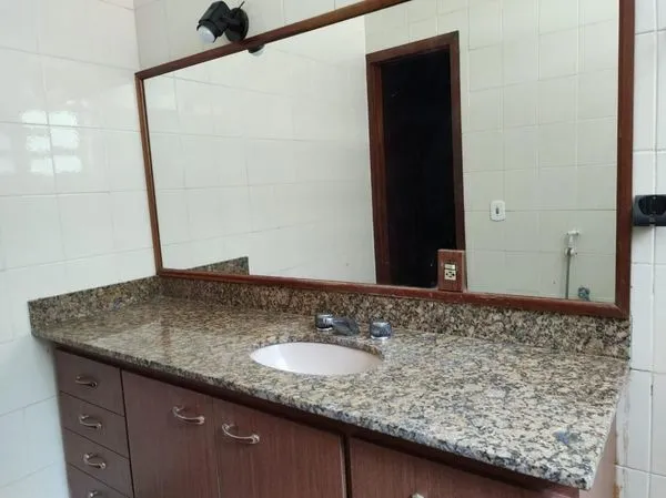 House in a condo with 5 bedrooms and 4 bathrooms — photo 7