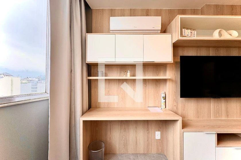 Furnished studio, 30 m², with a home office — photo 12