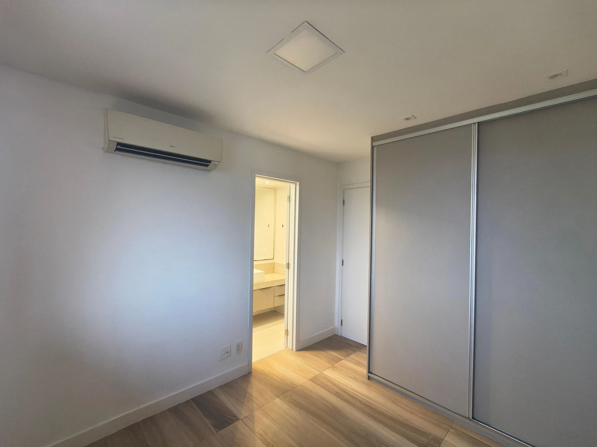Apartamento mobiliado com 2 quartos e 3 banheiros — photo 10