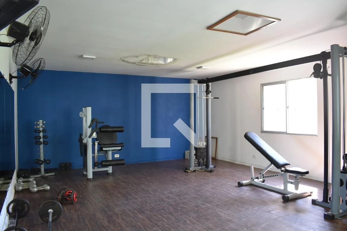 2-bedroom apartment in a building with a gym — photo 3