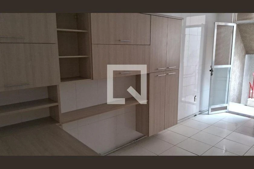 Casa com 6 quartos, 342 m² e 4 vagas de garagem