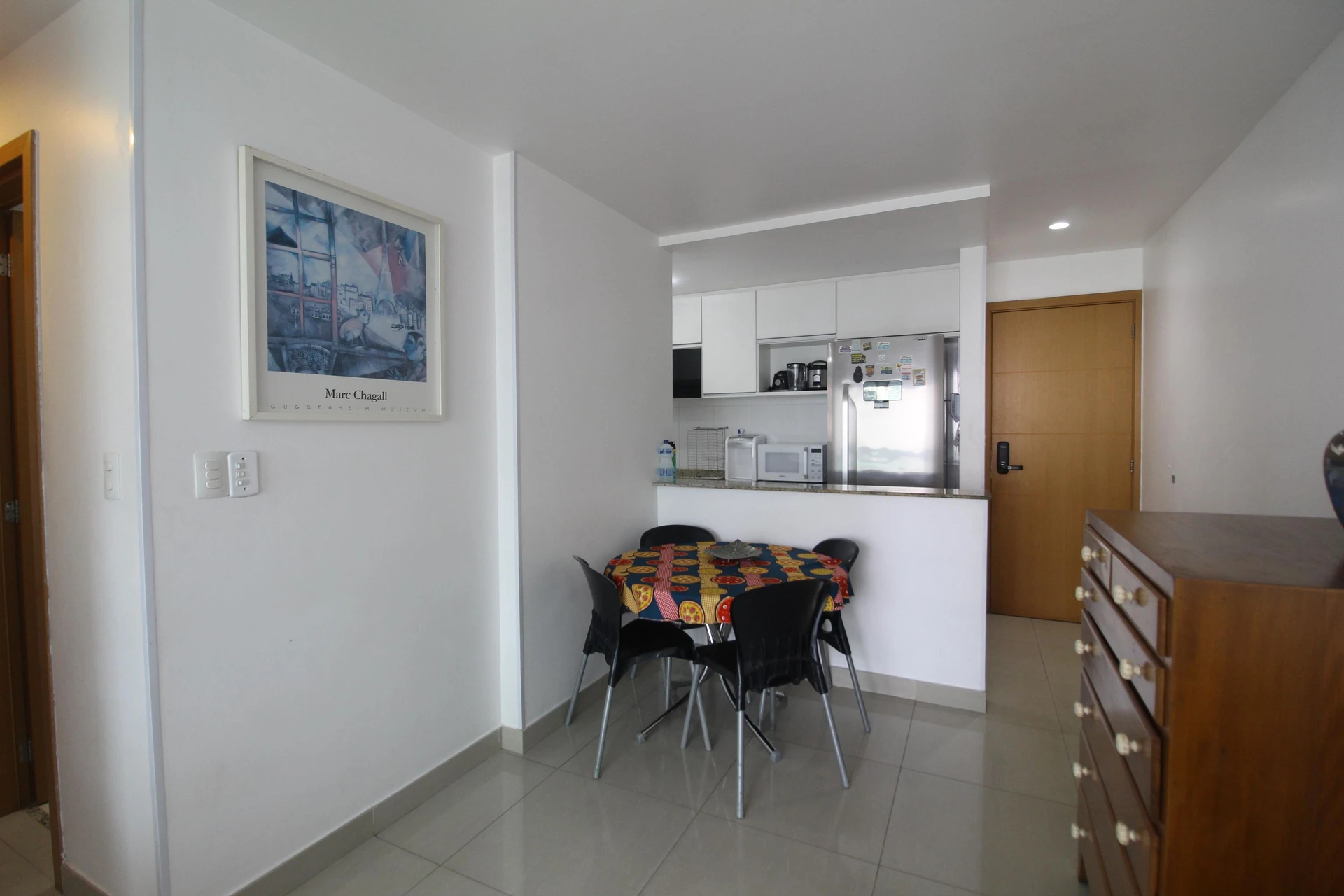 Glass-enclosed balcony in a 3-bedroom apartment, 77 m² — photo 2