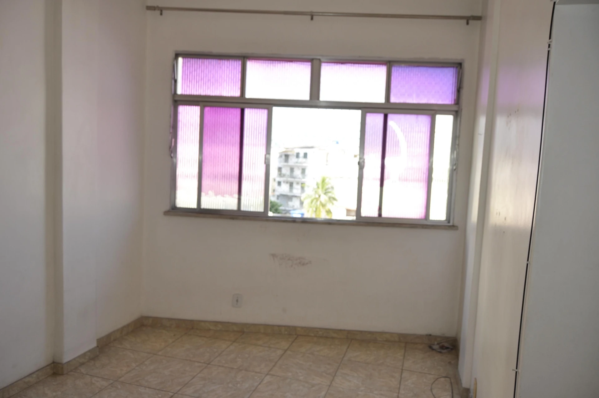 Unfurnished 2-bedroom apartment with a balcony — photo 14