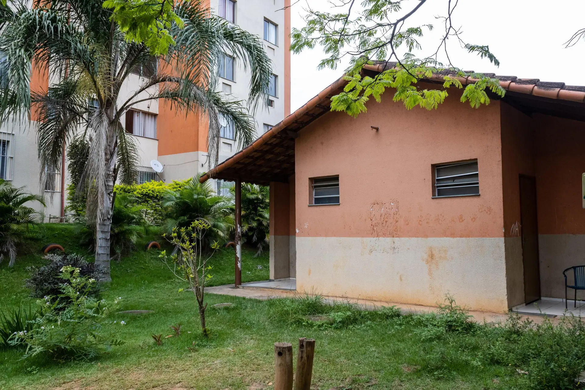 Furnished 2-bedroom apartment with 1 bathroom and parking — photo 34