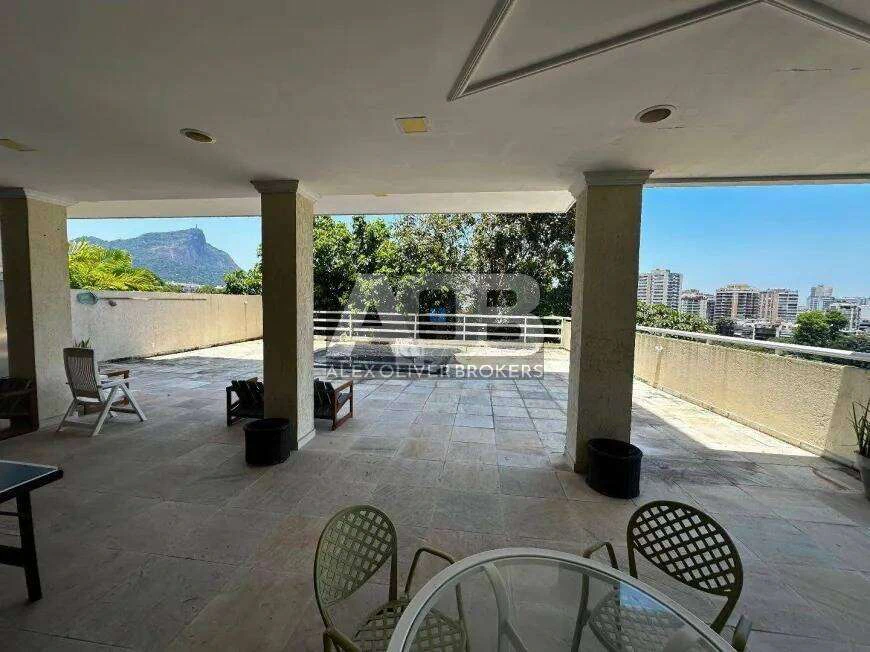 Furnished house with 5 bedrooms and 10 bathrooms — photo 29