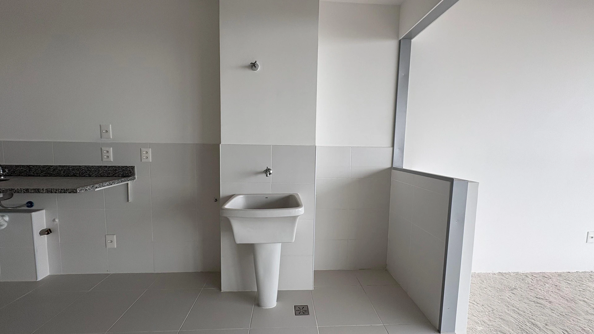 2-bedroom apartment with a mountain view in Rio de Janeiro — photo 30