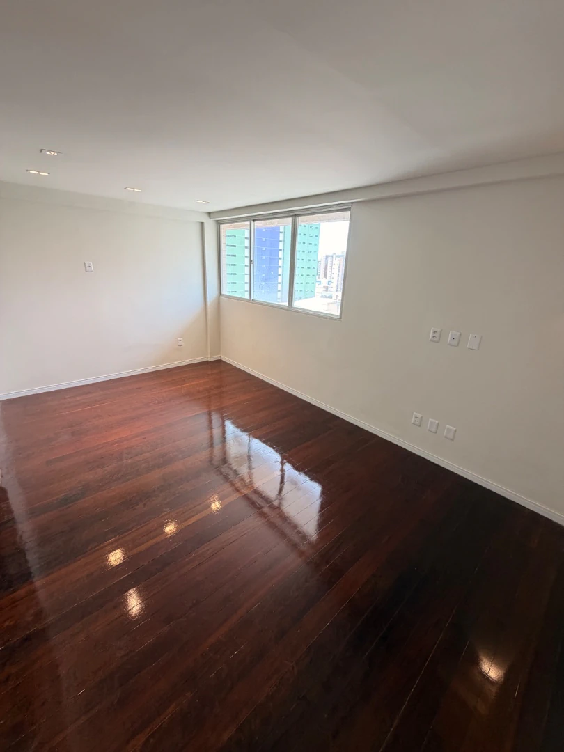 3-bedroom apartment with a washing machine — photo 13