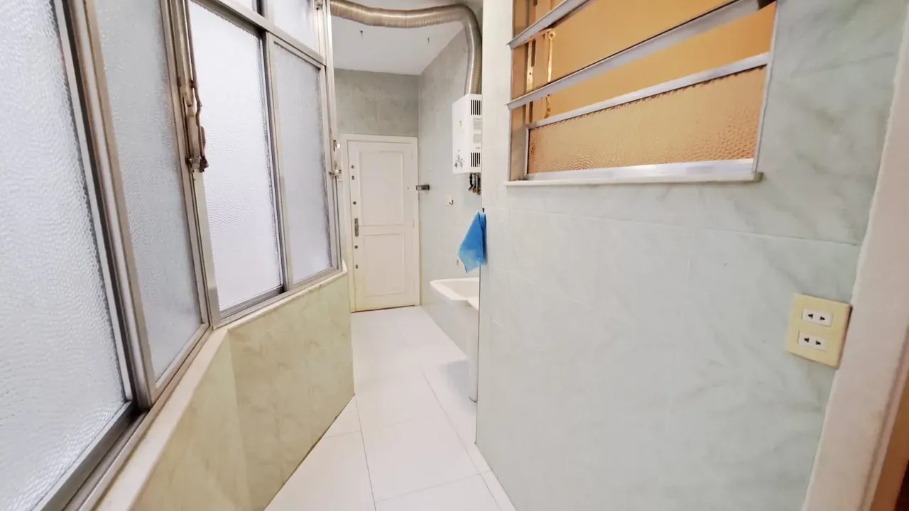 Apartment on the 3rd floor with a walk-in closet — photo 22