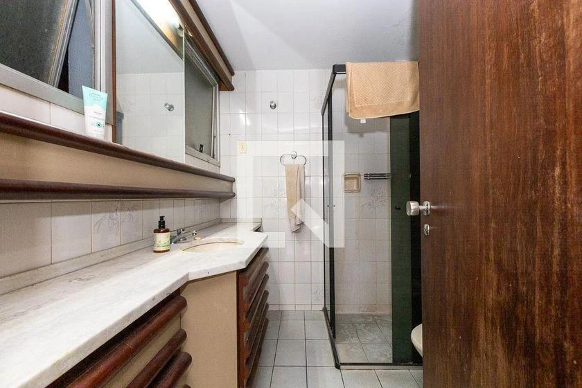 Apartamento de 4 quartos com varanda e 165 m² — photo 34