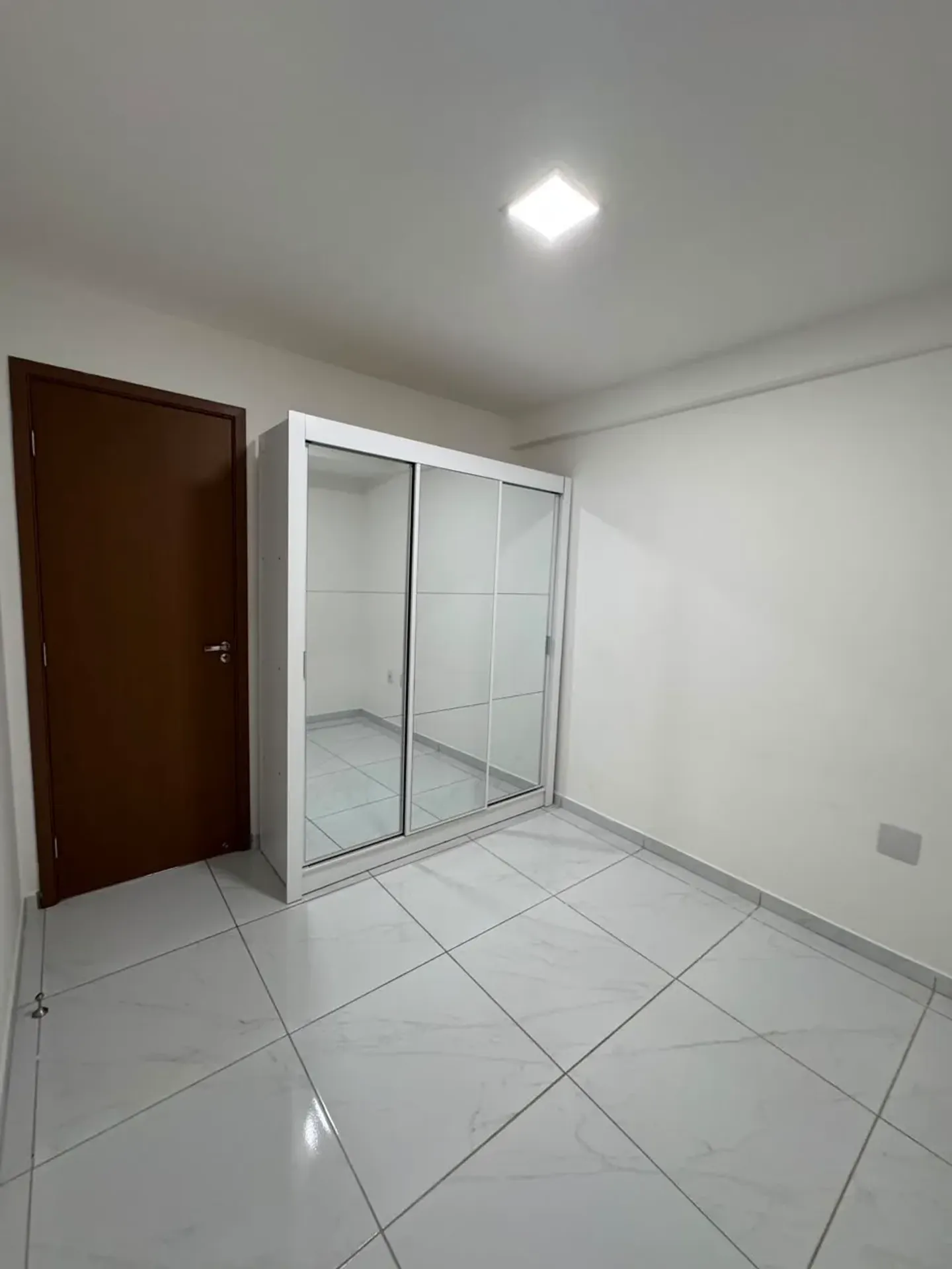 Квартира 83 м² с 3 спальнями и 1 местом в навесе — photo 19